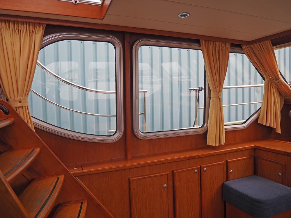 Saloon, Accommodation